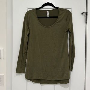 LuLaRoe Lynnae women's long sleeve shirt